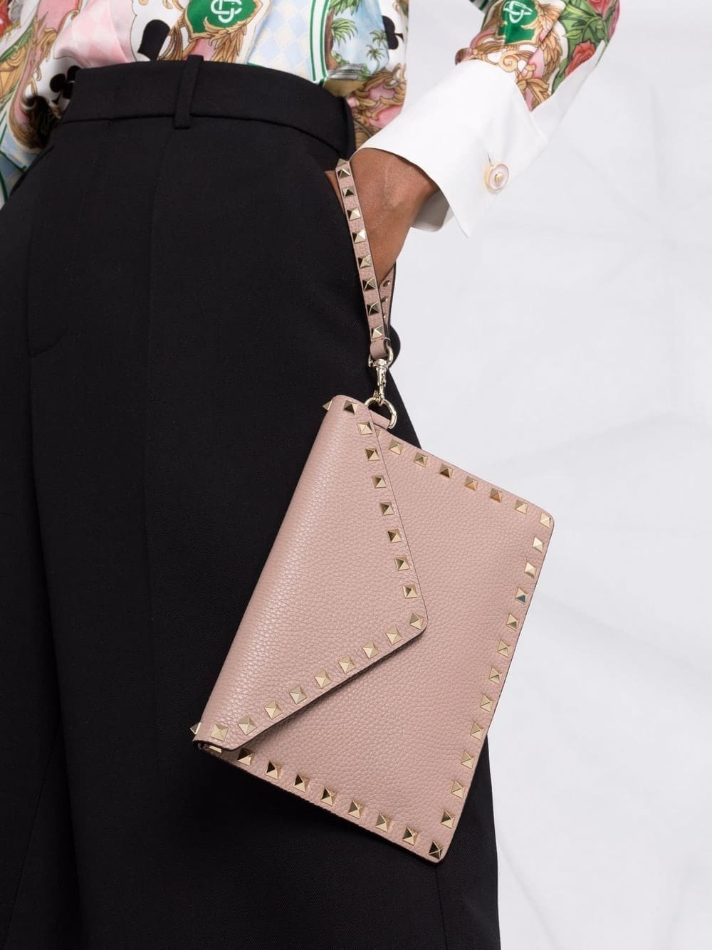 Valentino Garavani Rockstud envelope clutch - Image 3