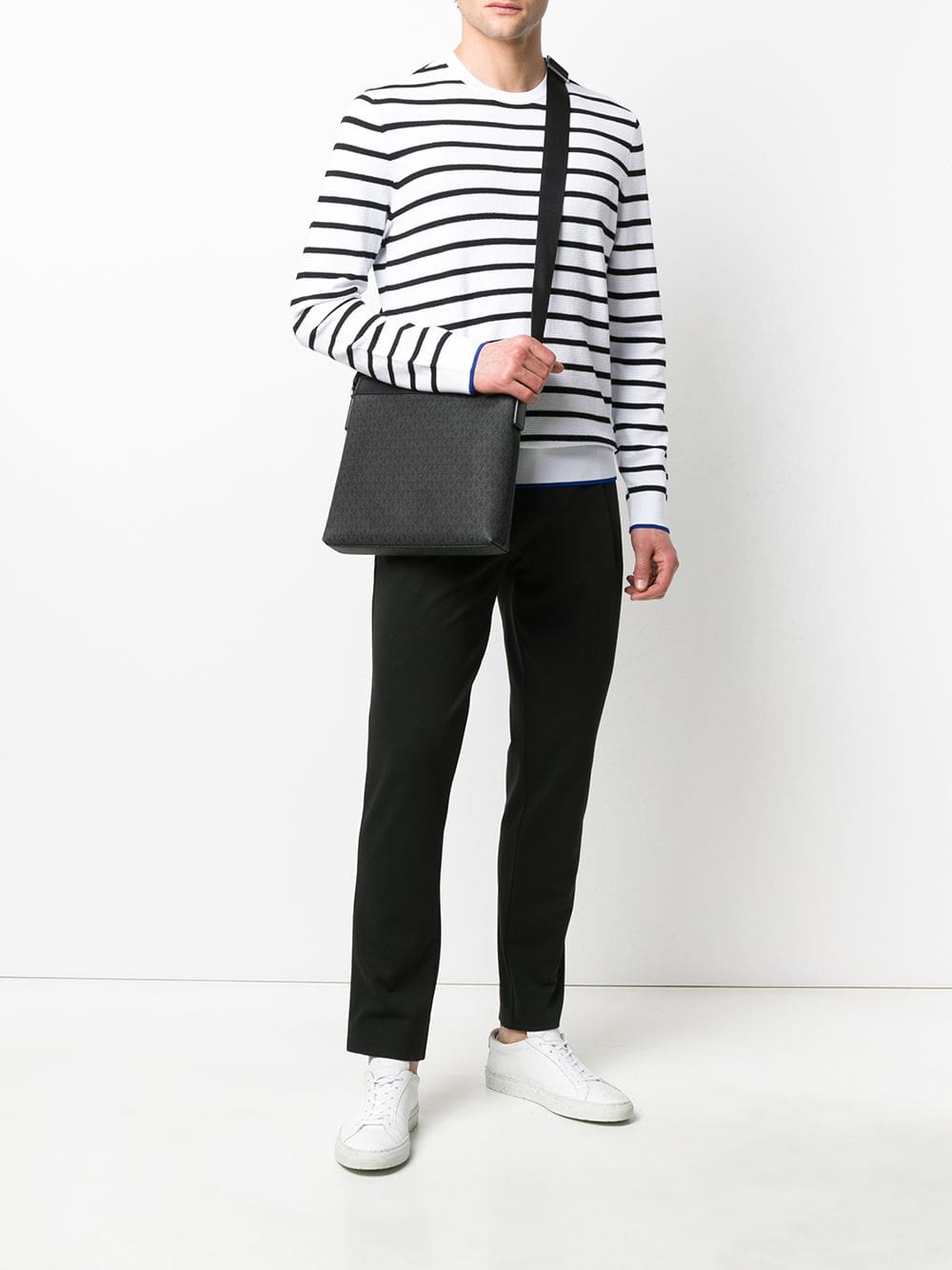 Michael Michael Kors logo cross-body messenger bag - Image 2