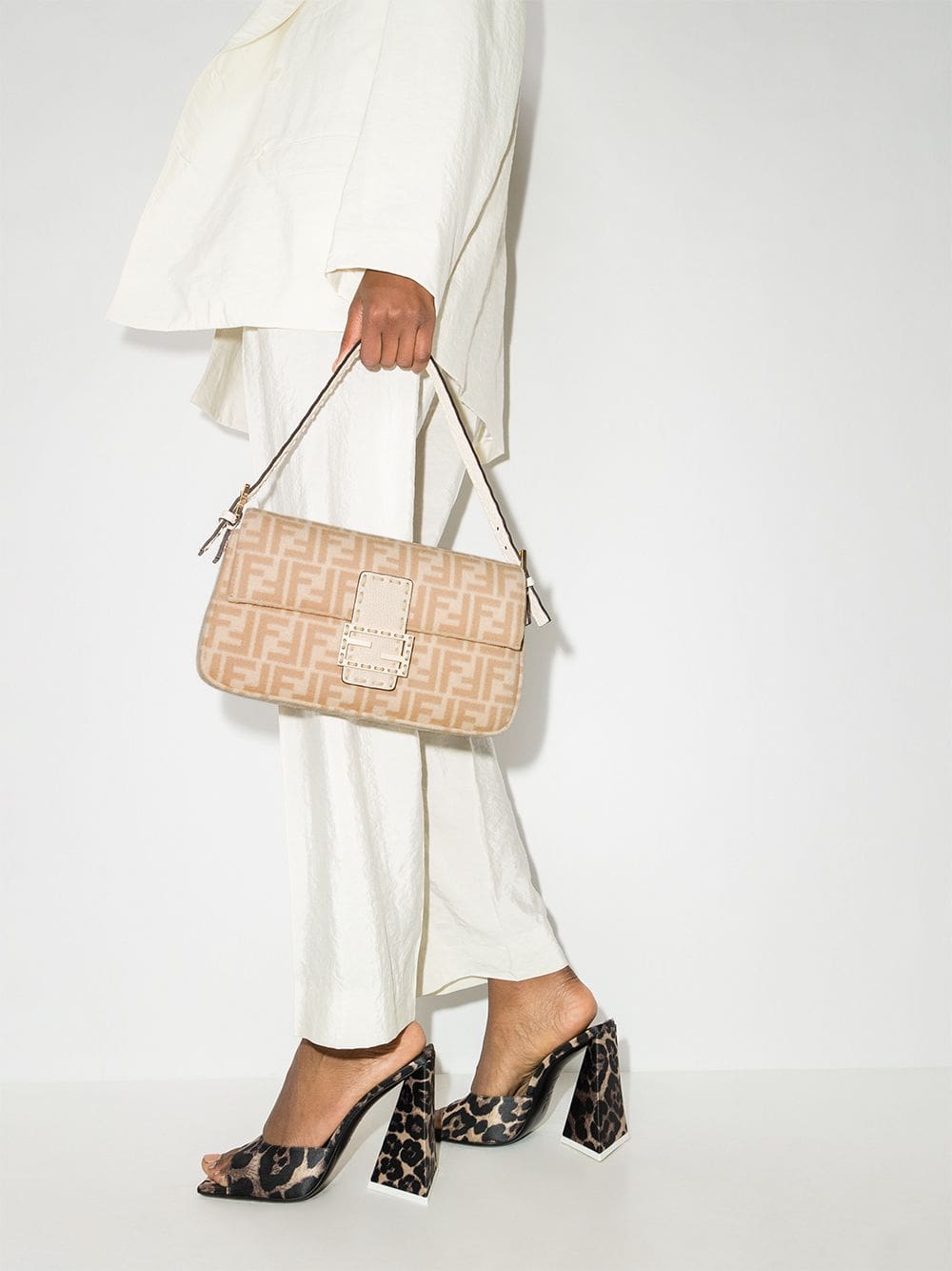 FENDI Baguette 1976 shoulder bag - Image 2