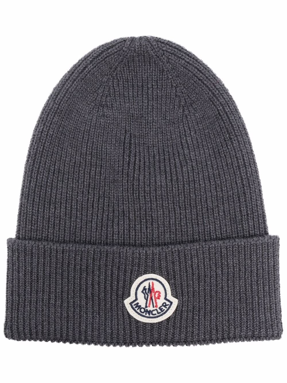 Moncler logo-patch knitted beanie hat