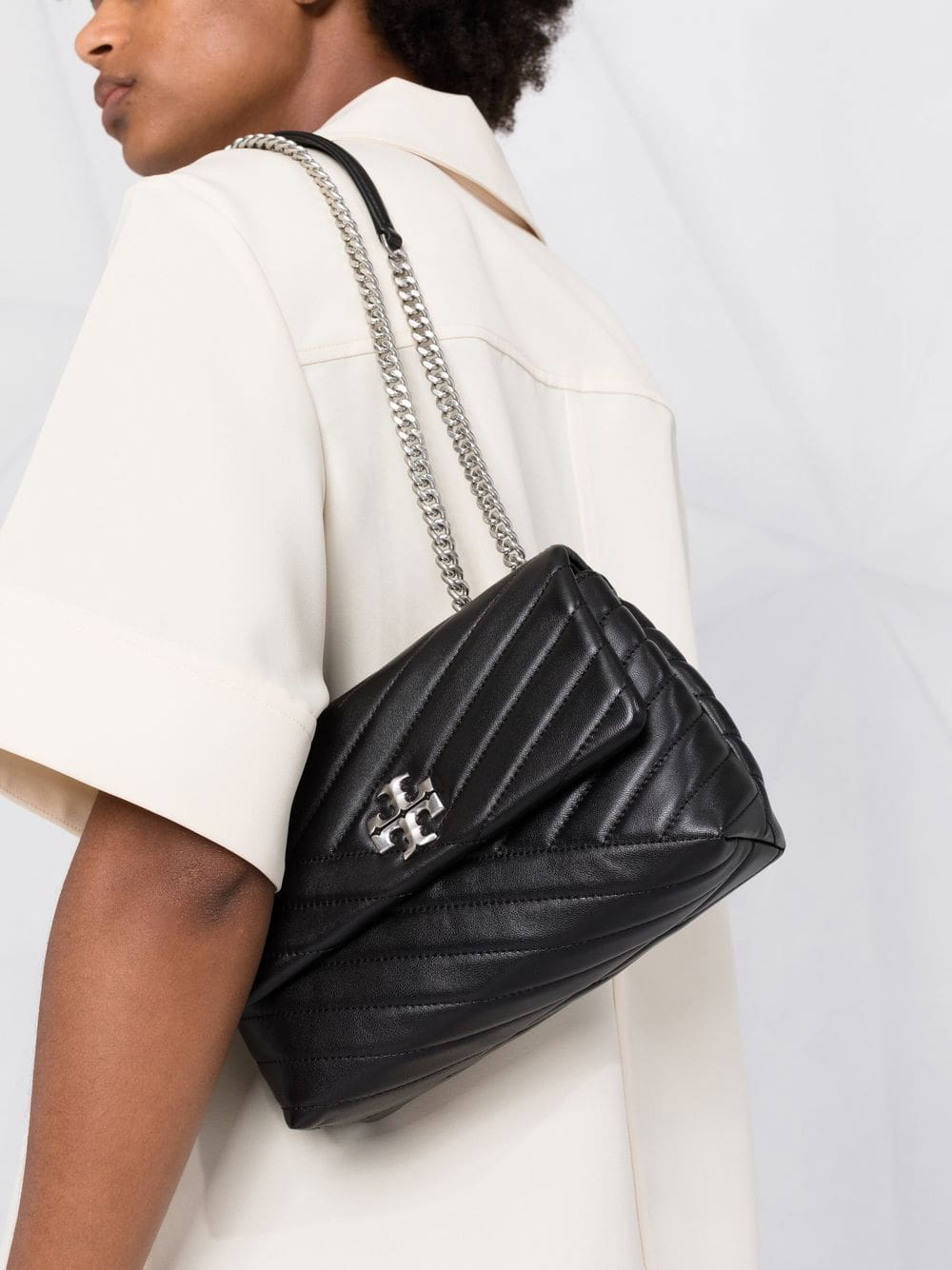 Tory Burch quilted logo-plaque leather bag - Image 3