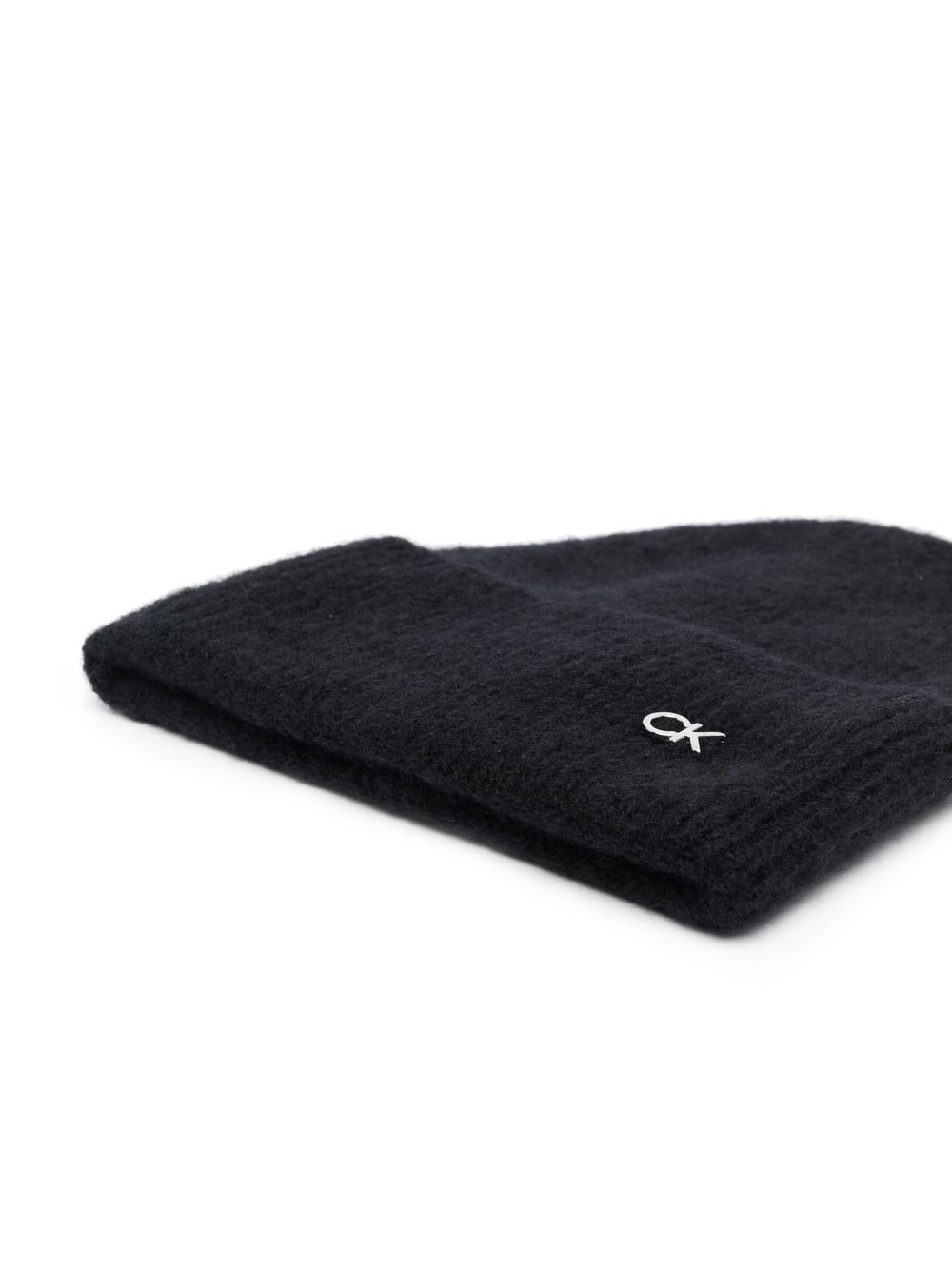 Calvin Klein logo-print knitted beanie - Image 2