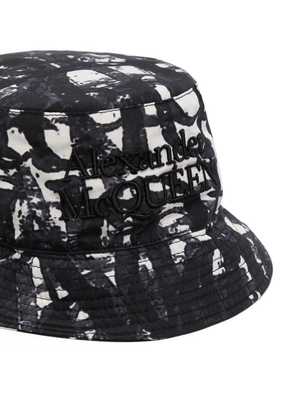 Alexander McQueen abstract-print bucket hat - Image 2