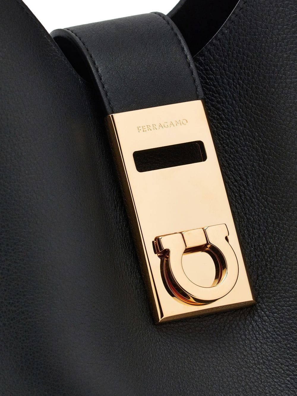 Ferragamo medium Gancini-buckle leather hobo bag - Image 4