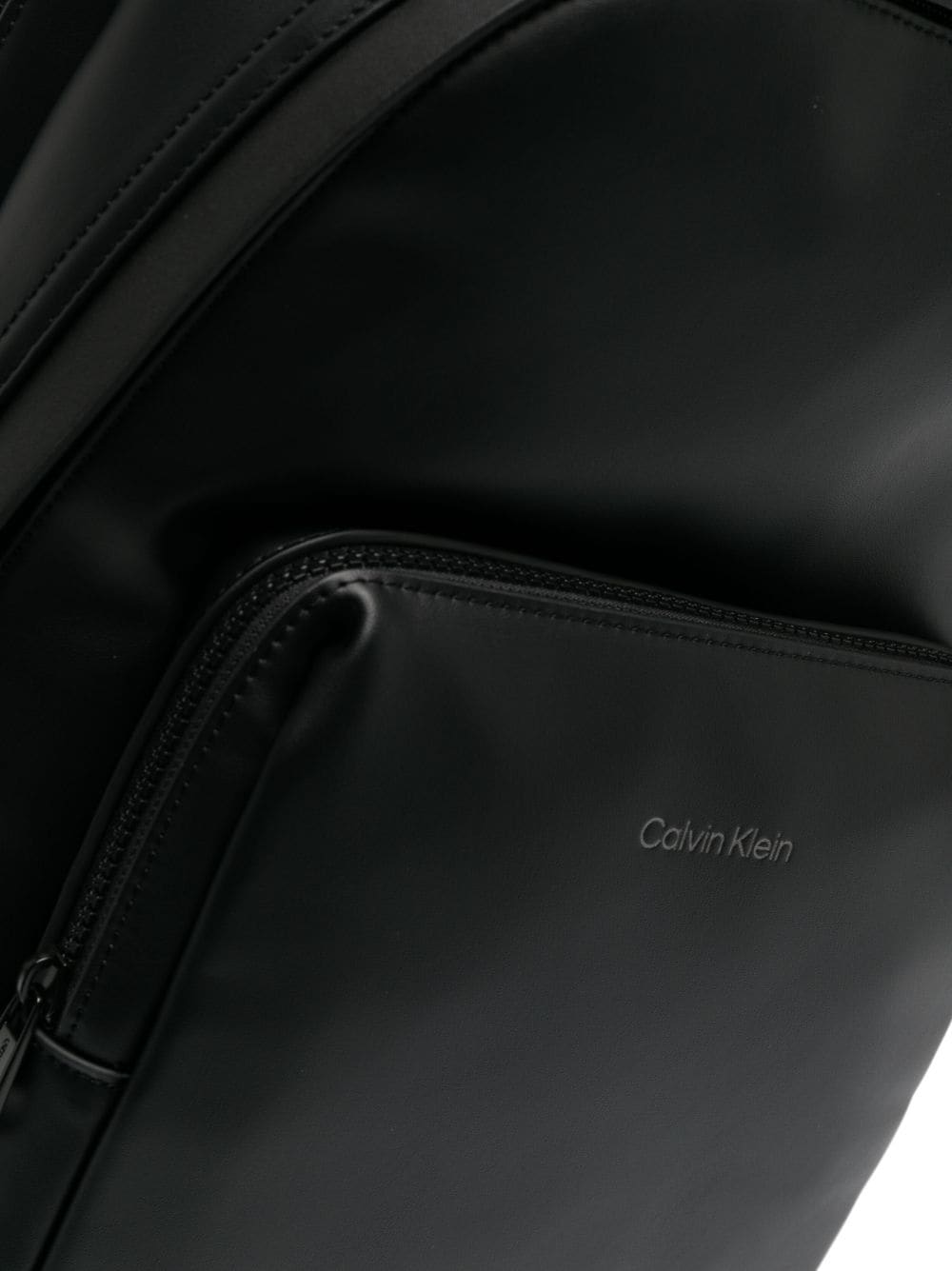 Calvin Klein logo-print zipped backpack - Image 3