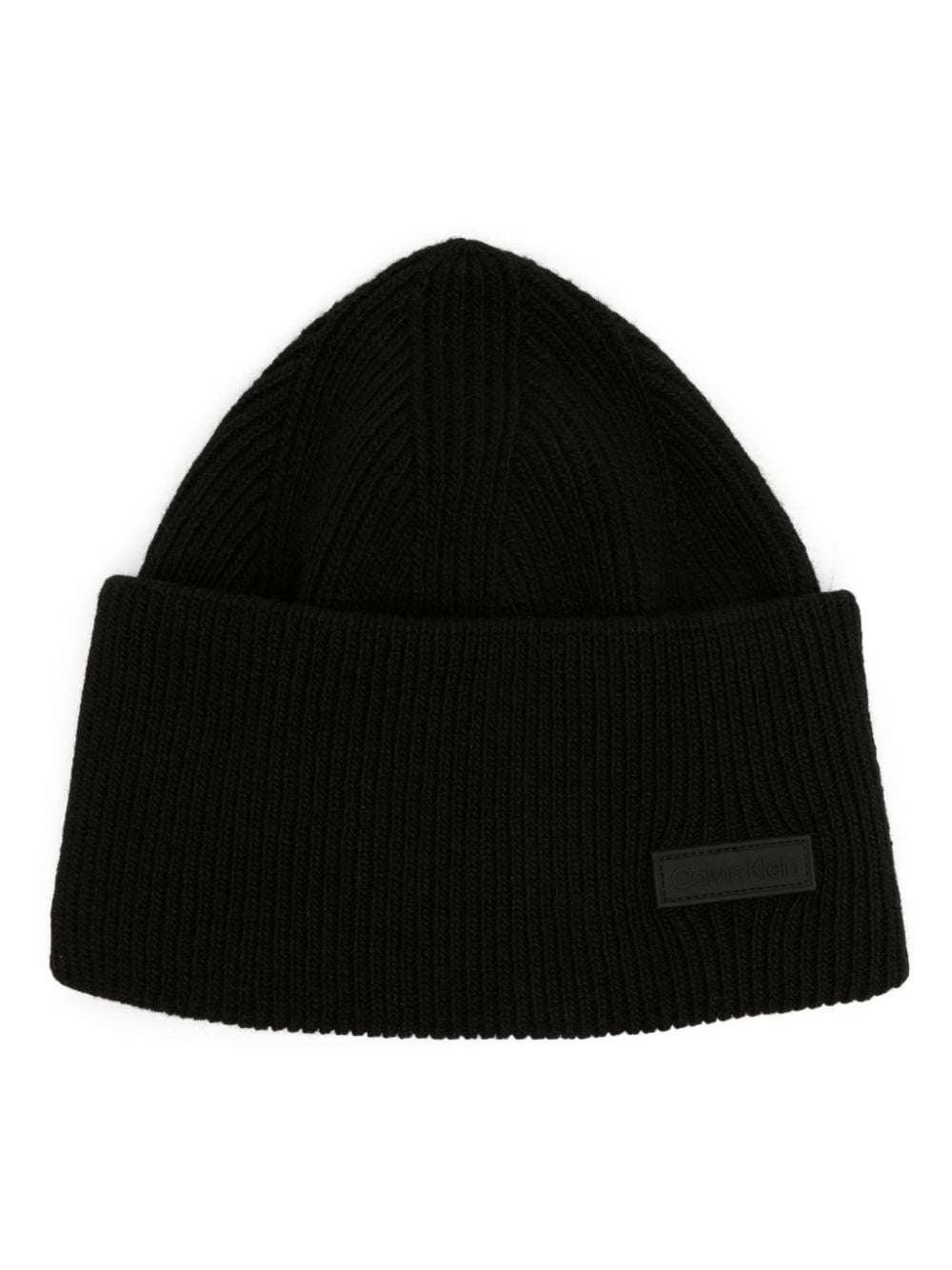 Calvin Klein Essential logo-patch beanie