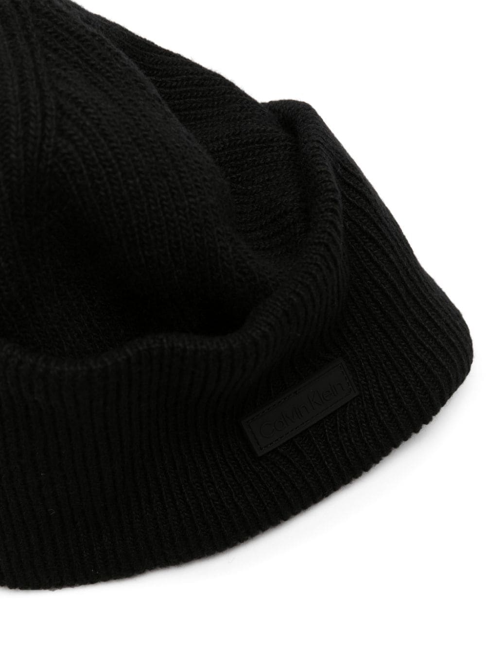 Calvin Klein Essential logo-patch beanie - Image 2
