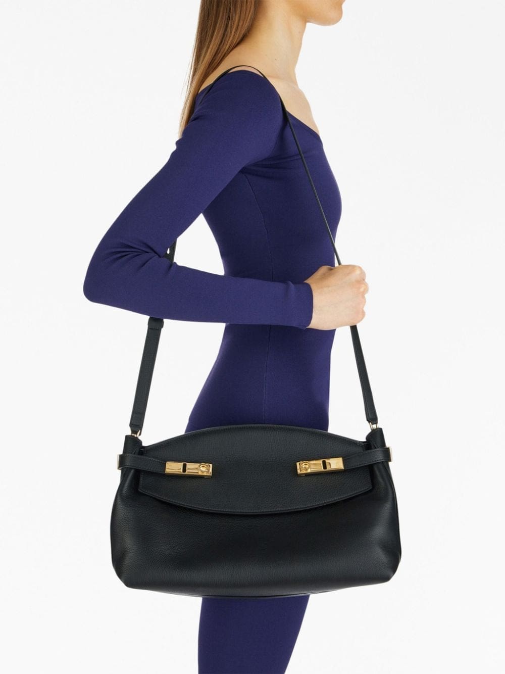 Ferragamo large pouch leather bag - Image 2