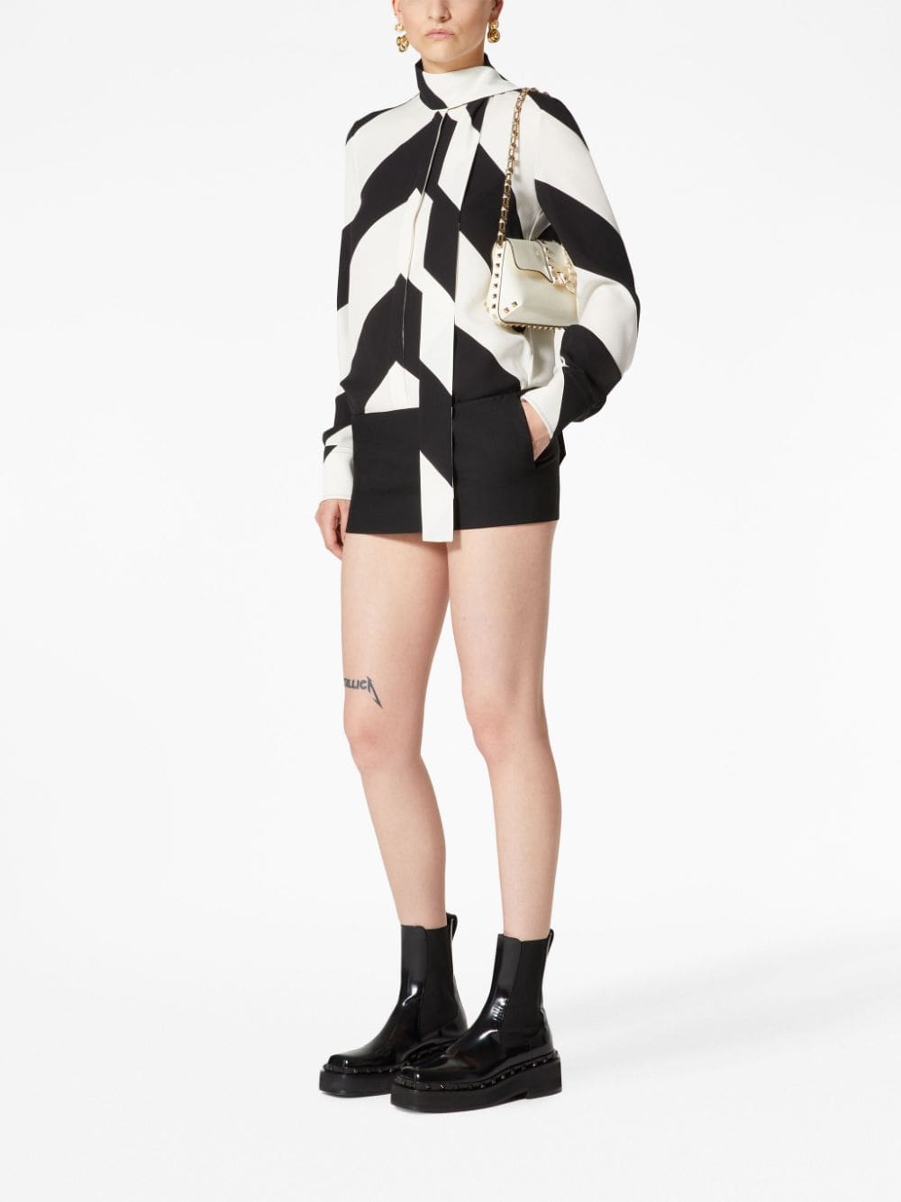 Valentino Garavani Rockstud brushed-leather shoulder bag - Image 2