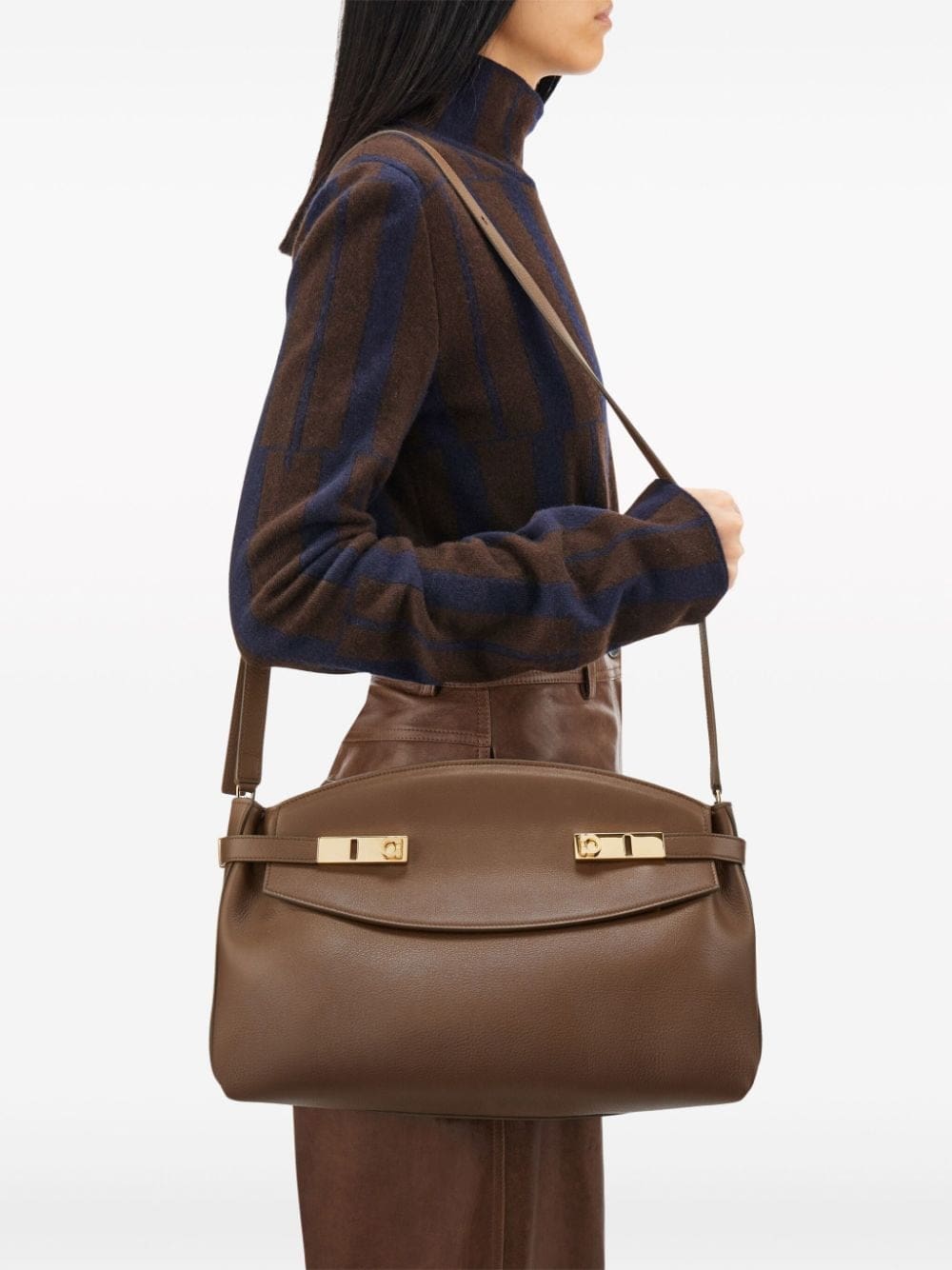 Ferragamo Gancini-plaque leather clutch bag - Image 2