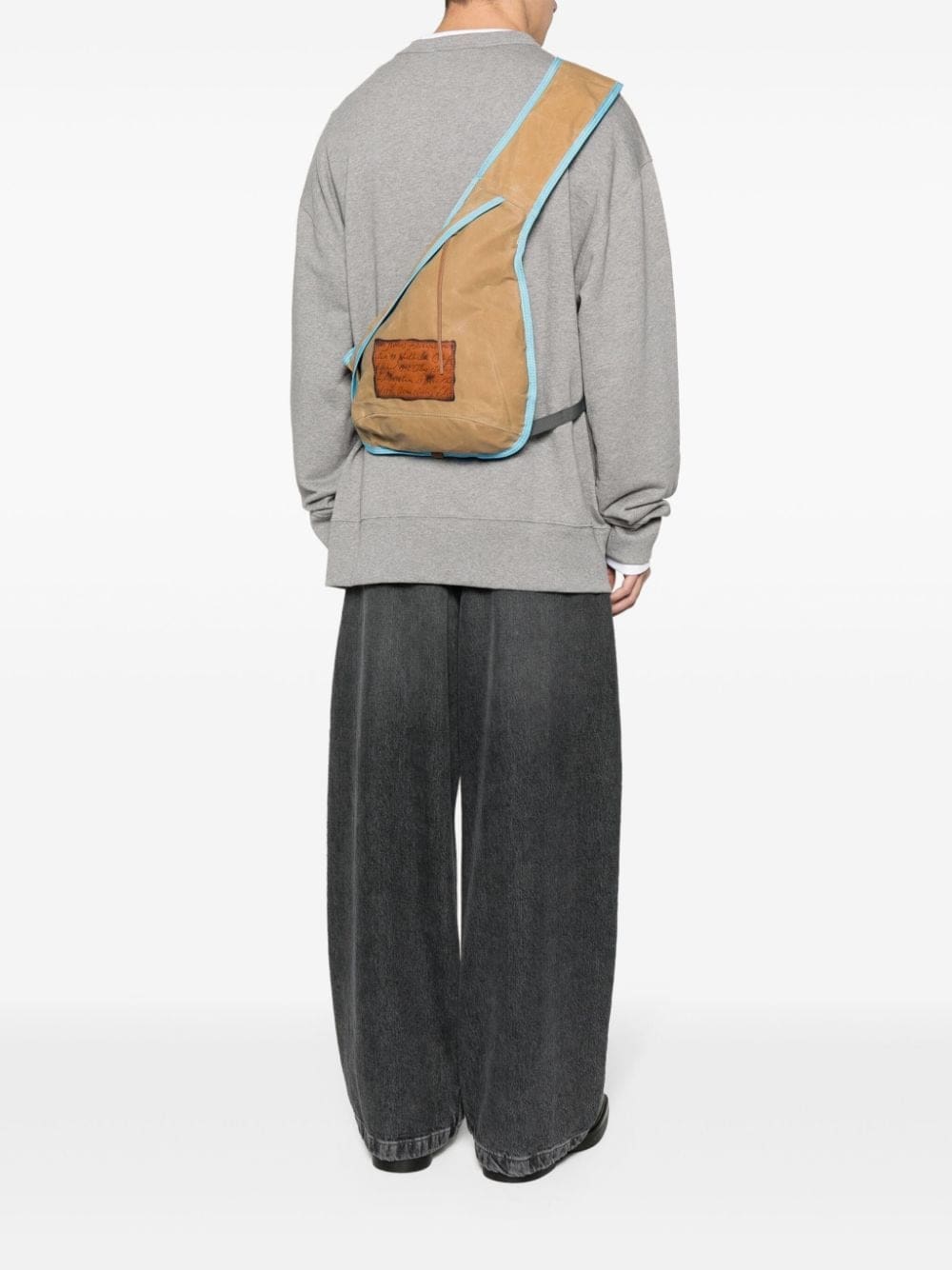 Acne Studios logo-patch sling backpack - Image 5