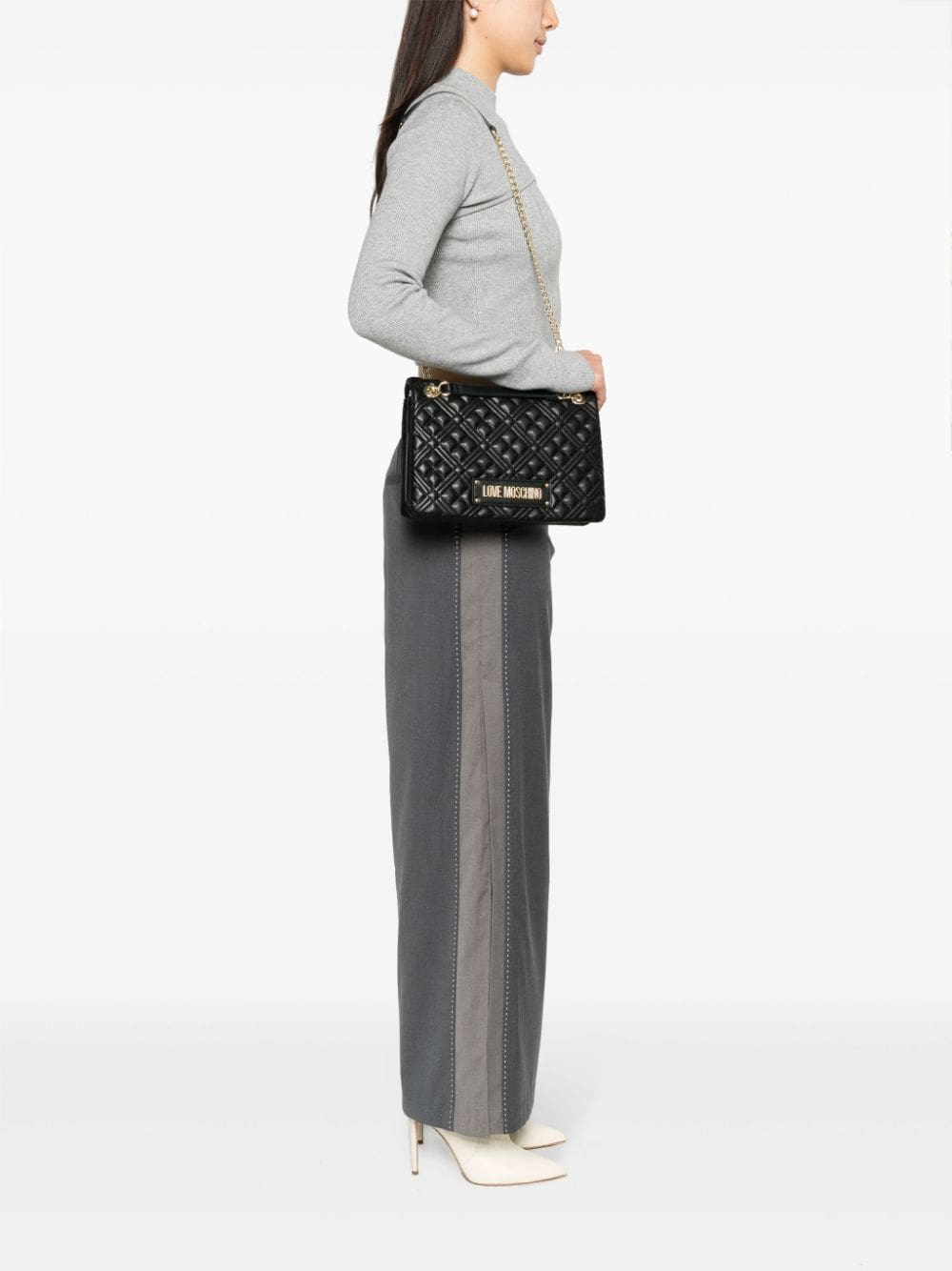 Love Moschino logo-plaque quilted shoulder bag - Image 2