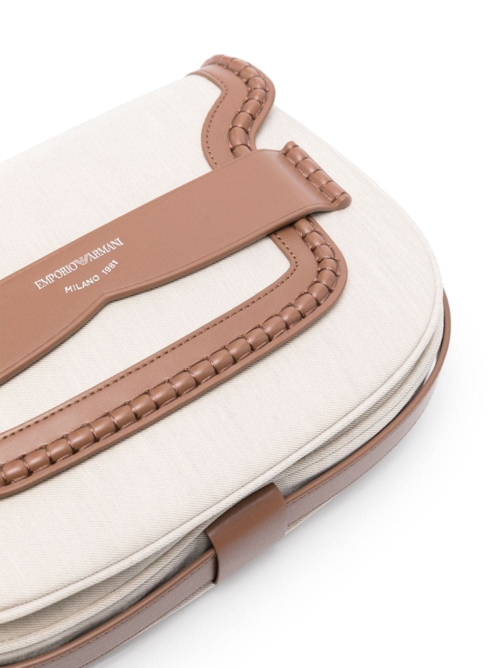 Emporio Armani medium debossed-logo shoulder bag - Image 4