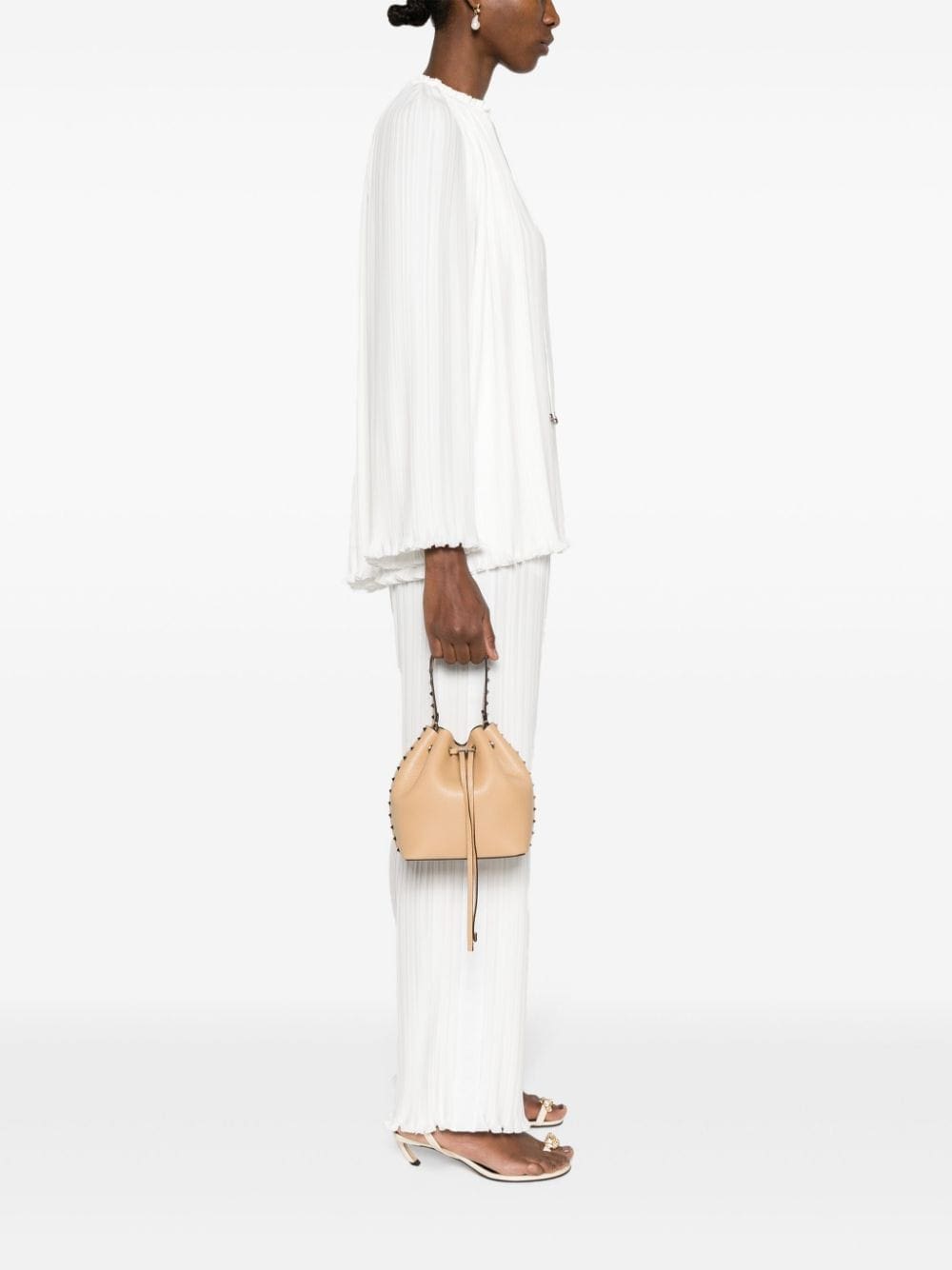 Valentino Garavani Rockstud leather bucket bag - Image 2