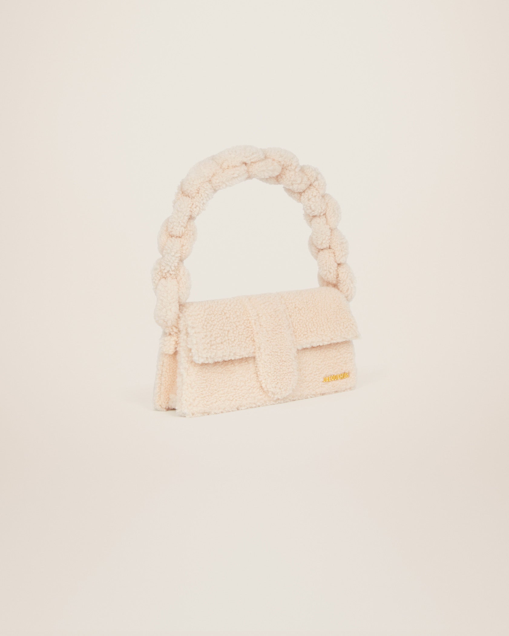 Jacquemus e Bambidou Shearling flap bag. - Image 3