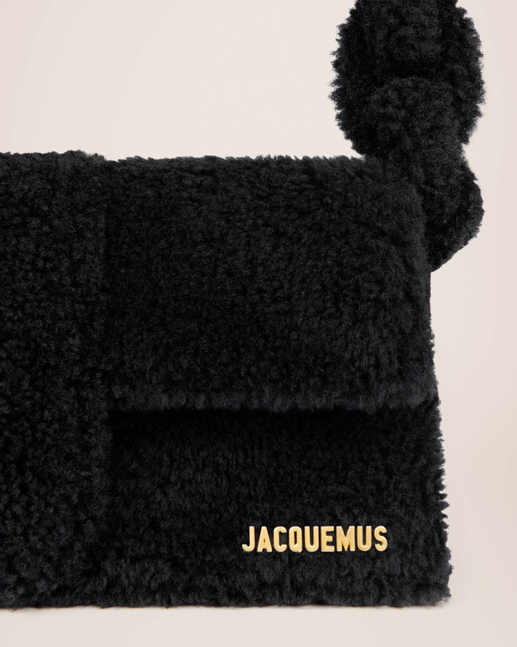 Jacquemus Le Bambidou Shearling flap bag. - Image 5