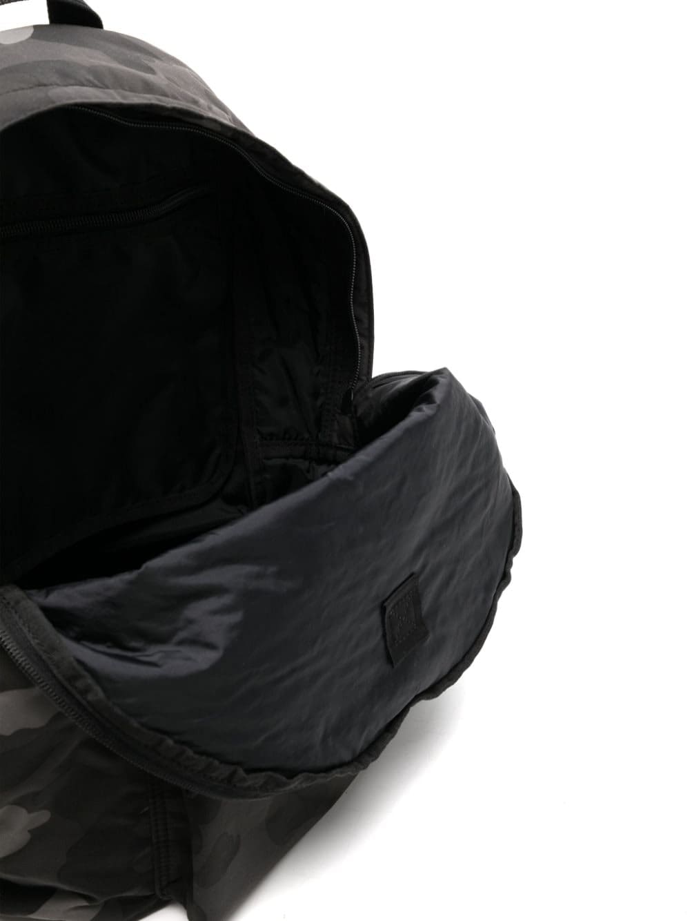 A BATHING APE® logo-patch camouflage-print backpack - Image 4