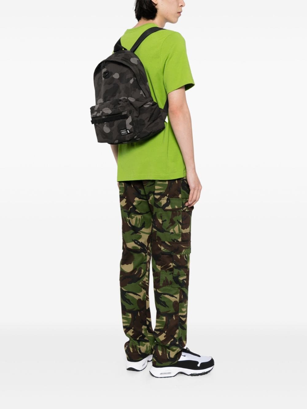 A BATHING APE® logo-patch camouflage-print backpack - Image 2