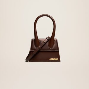 Jacquemus Le Chiquito moyen Signature handbag.