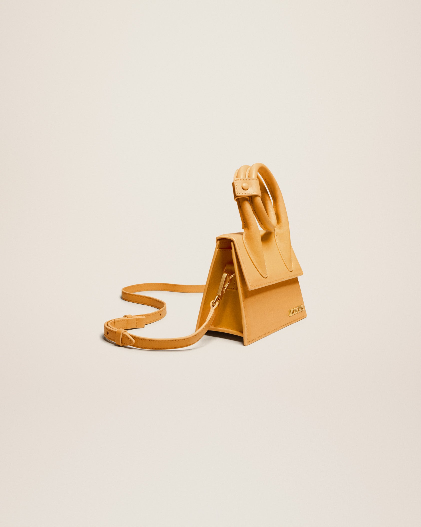 Jacquemus Le Chiquito Noeud Coiled handbag. - Image 3