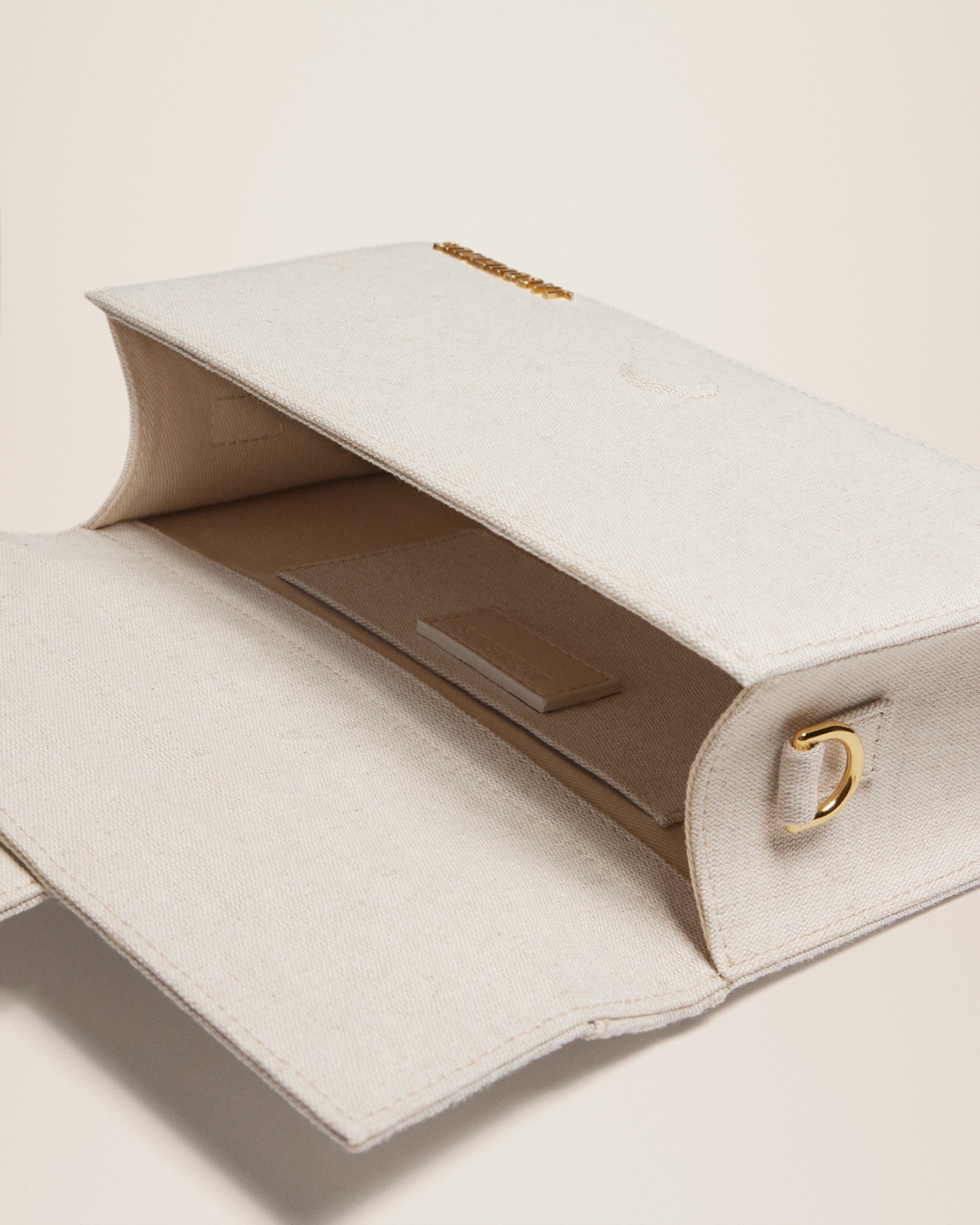 Jacquemus Le grand Bambino Crossbody flap bag. - Image 6