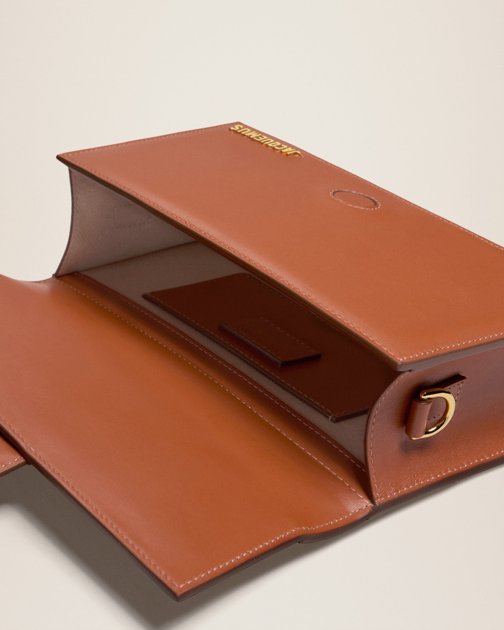 Jacquemus Le grand Bambino Crossbody flap bag. - Image 6