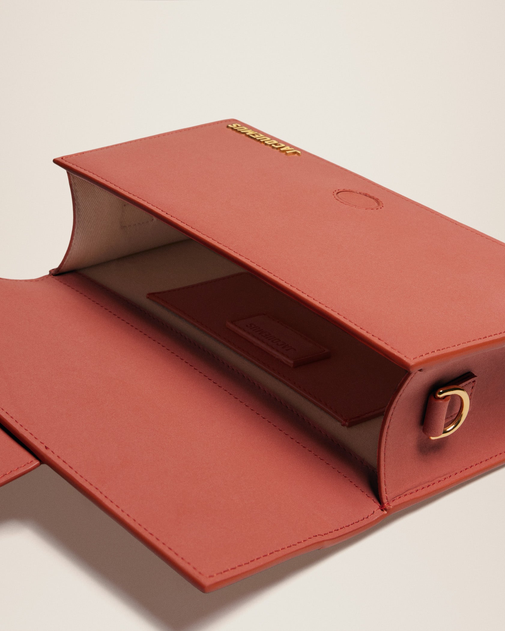 Jacquemus Le grand Bambino Crossbody flap bag. - Image 6