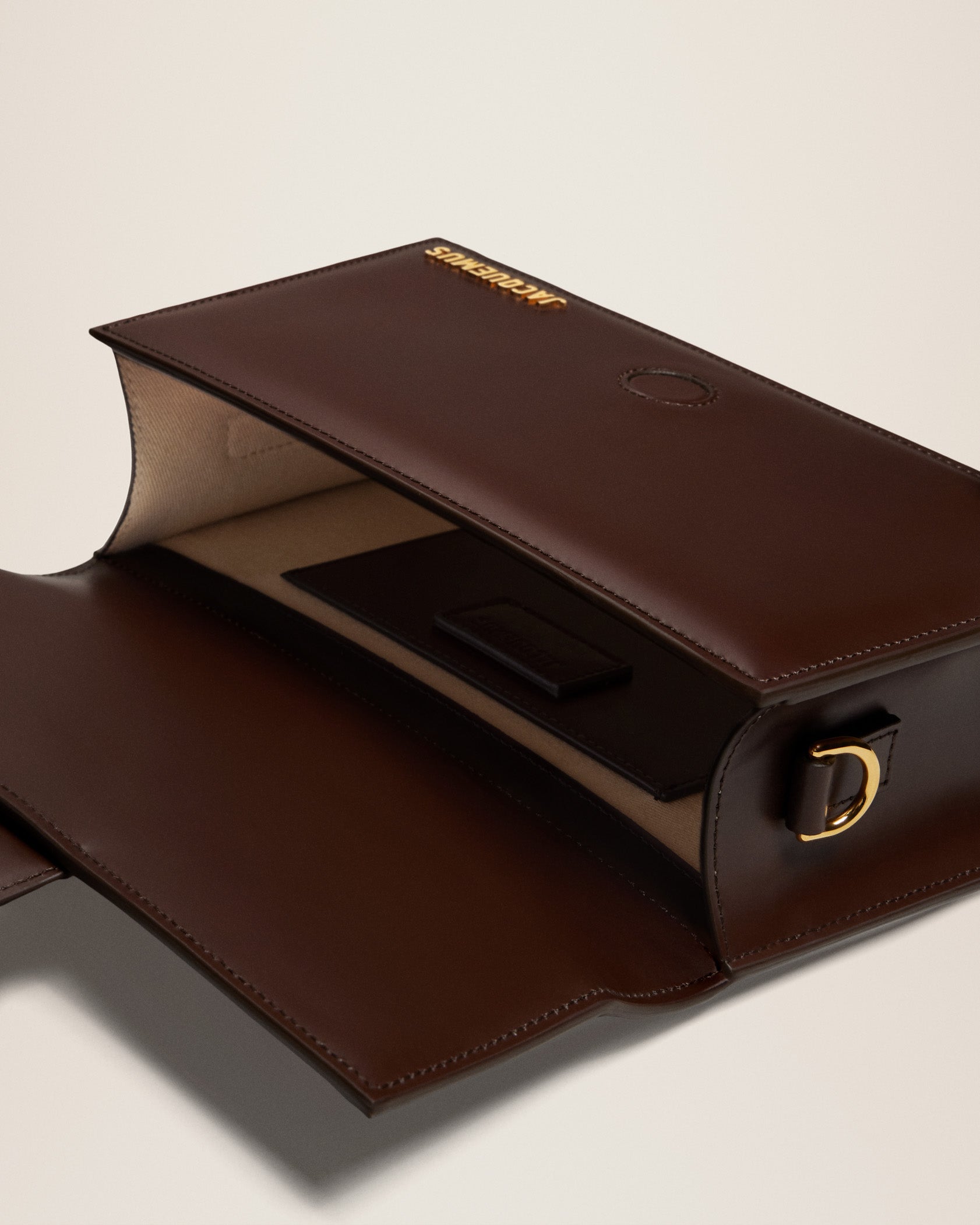 Jacquemus Le grand Bambino Crossbody flap bag. - Image 6