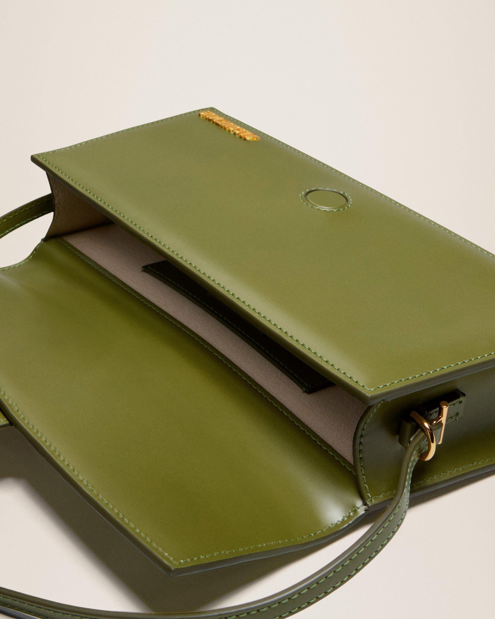 Jacquemus Le Bambino long Long flap bag. - Image 6