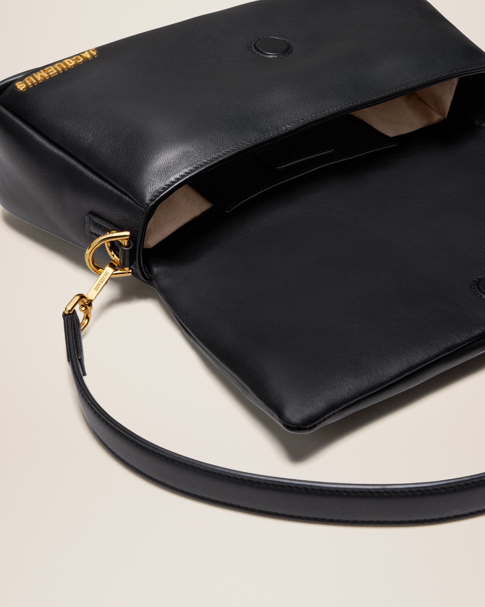 Jacquemus Le Bambimou Puffed flap bag. - Image 6