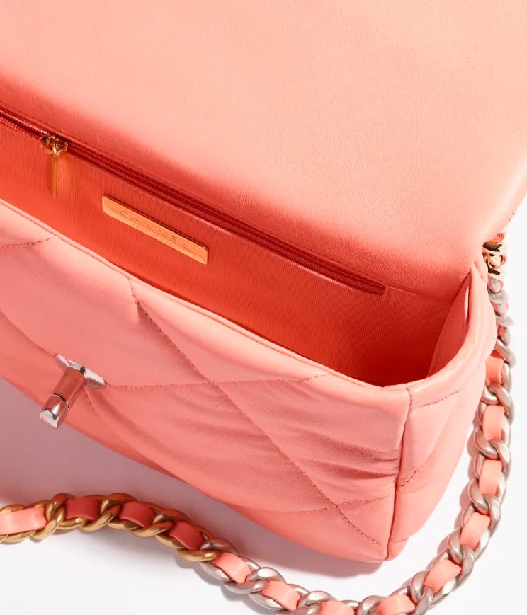 Chanel 19 Handbag - Image 3