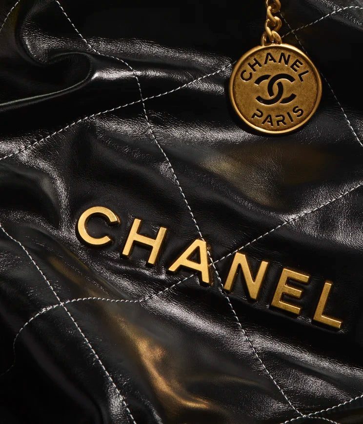 Chanel 22 Handbag - Image 4