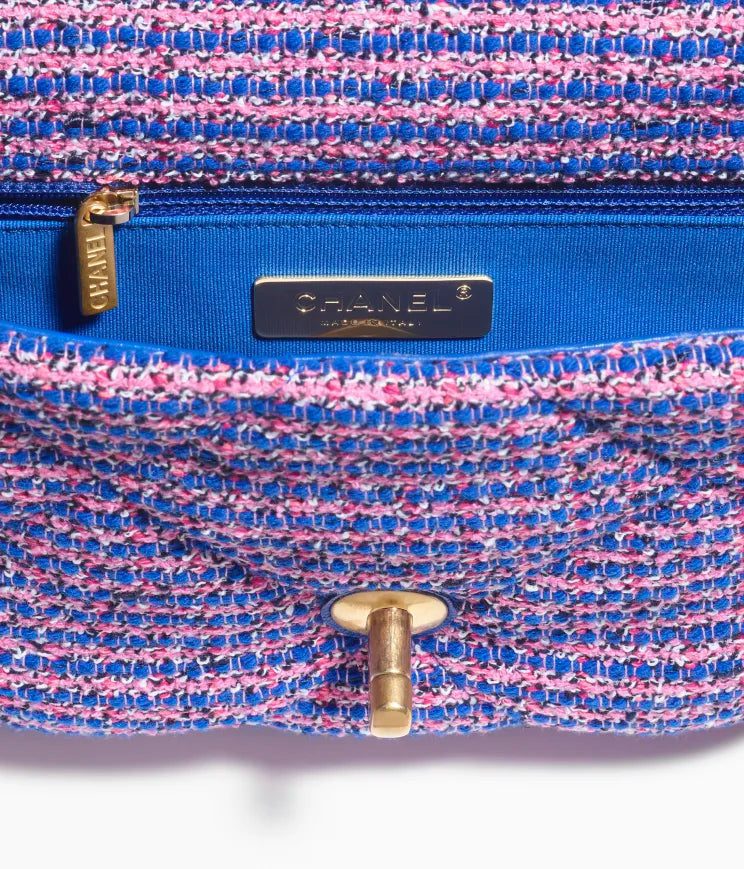 Chanel 19 Handbag - Image 3