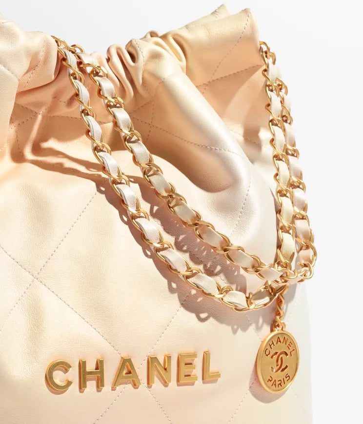 Chanel 22 Handbag - Image 4