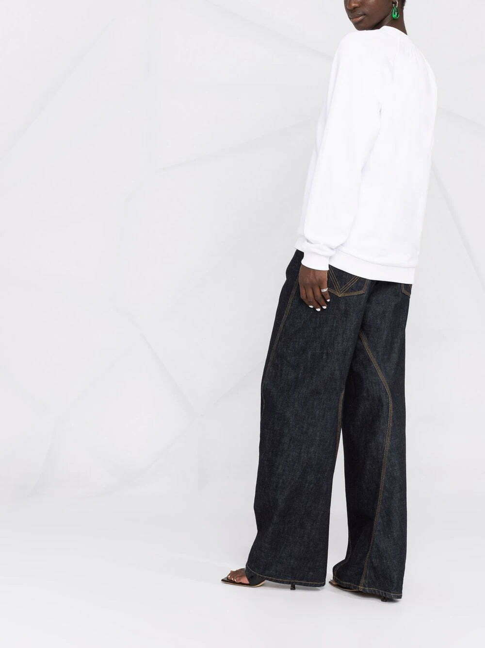 Balmain flocked logo-print raglan-sleeve sweatshirt - Image 4