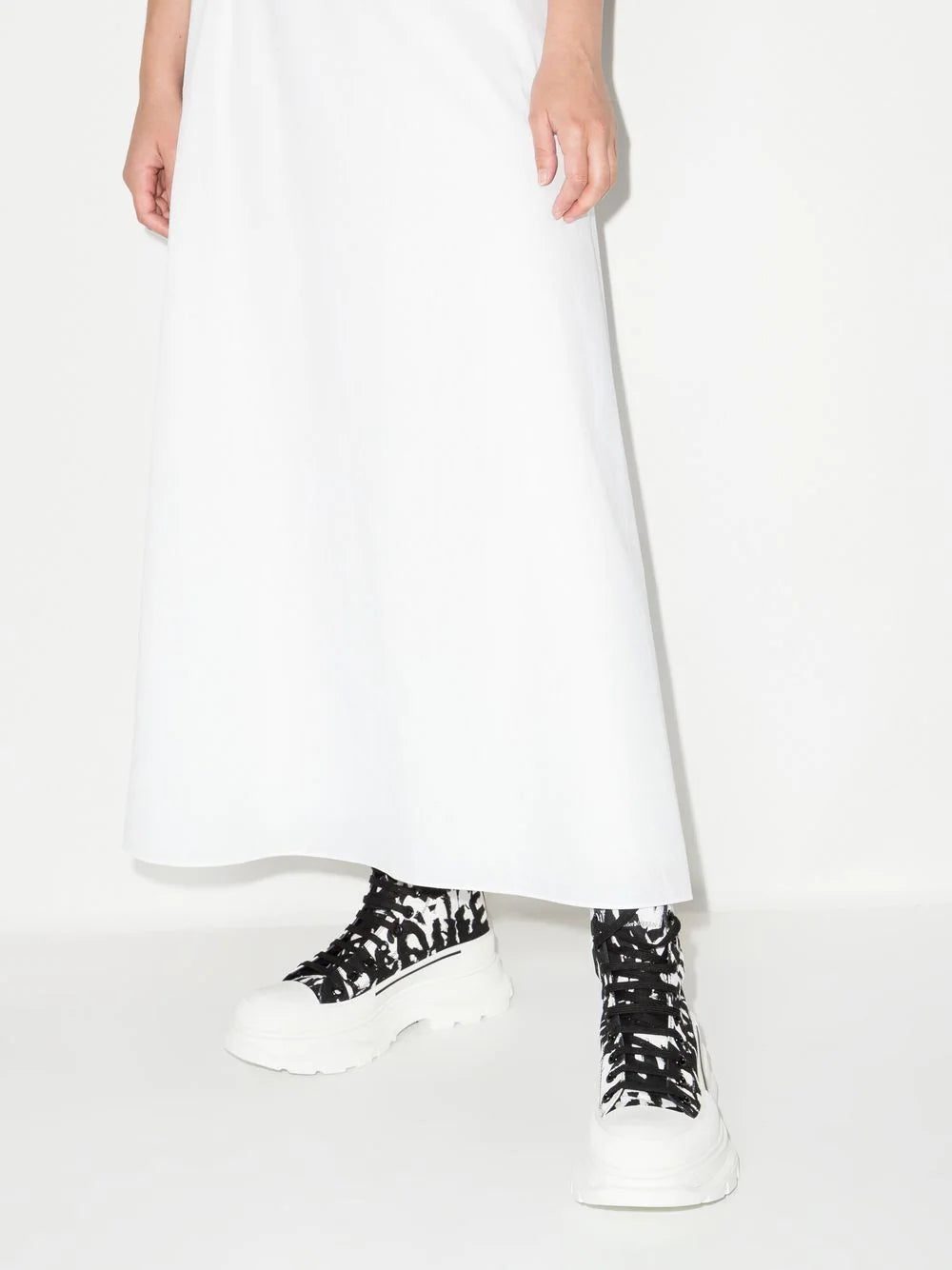 Alexander McQueen Treadslick graffiti-print sneakers - Image 3