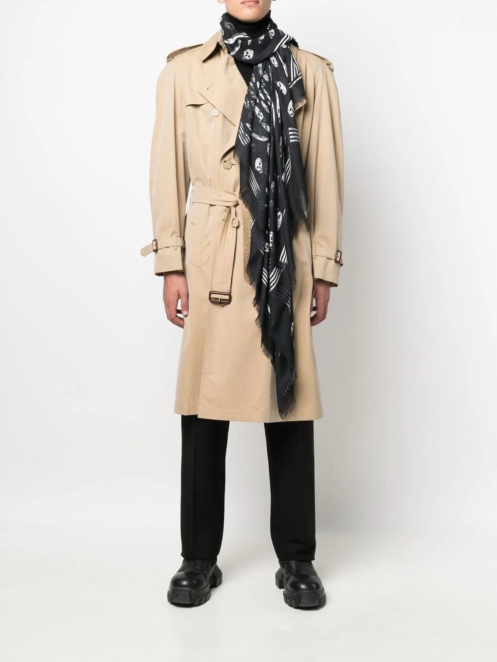 Alexander McQueen skull-print frayed scarf - Image 2