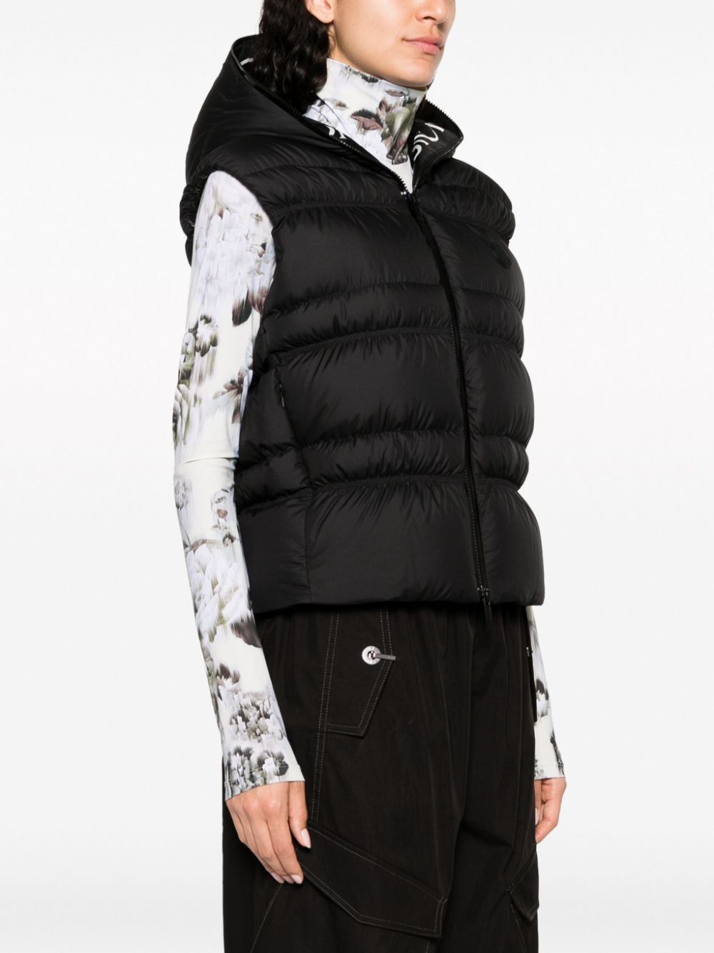Moncler logo-patch padded gilet - Image 3