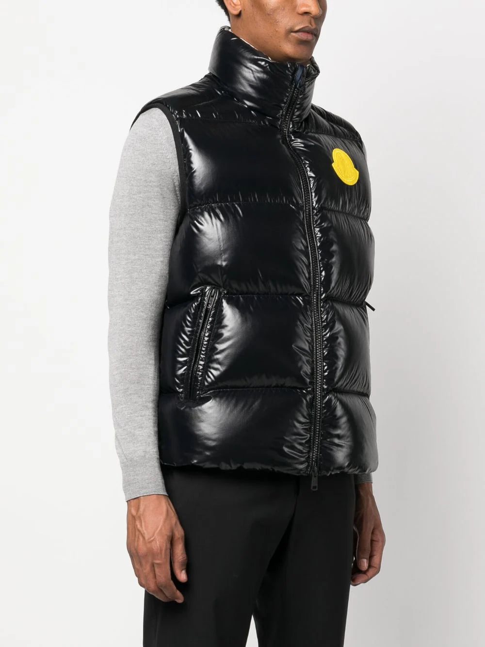 Moncler logo-patch padded gilet - Image 3