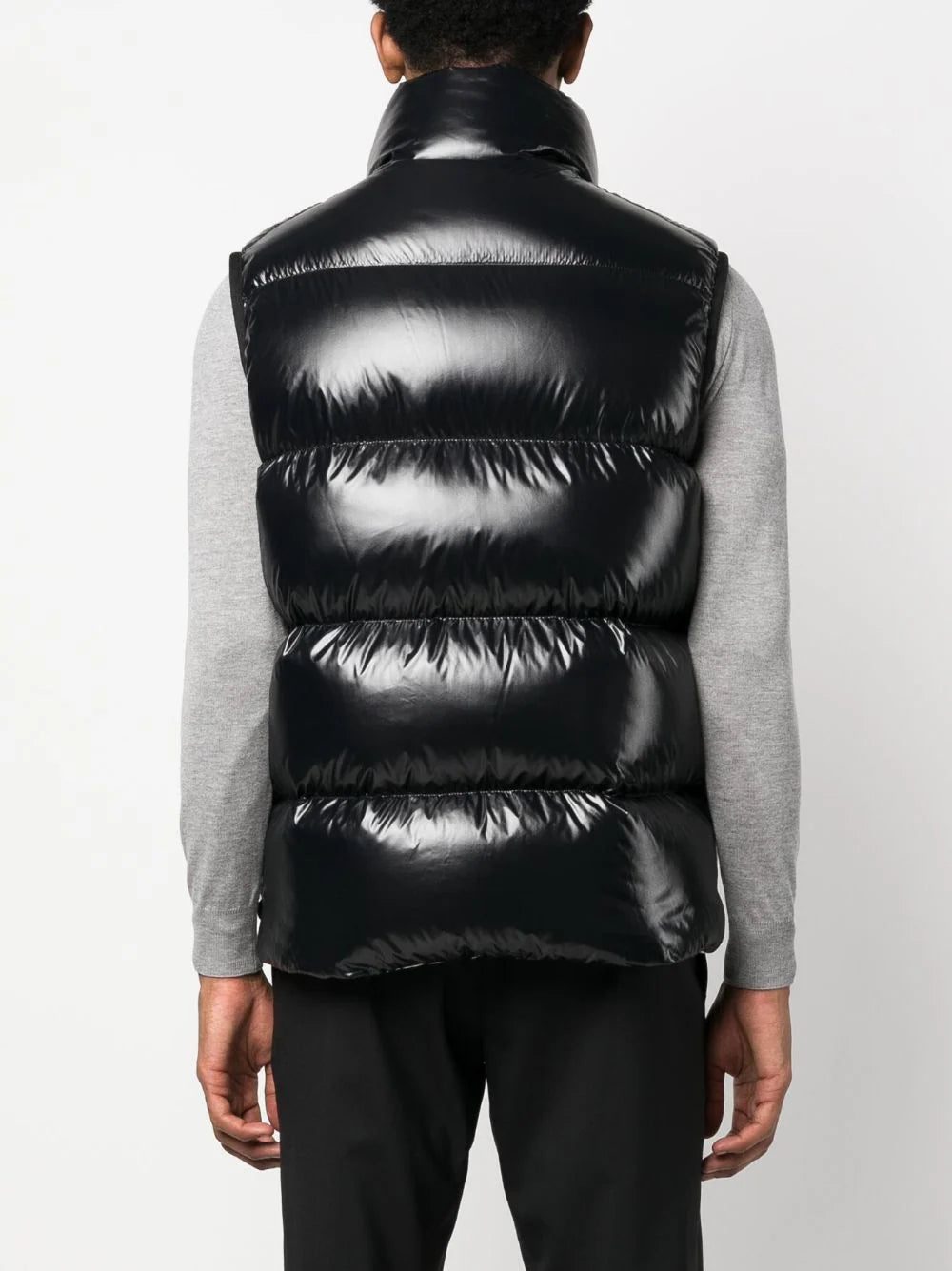 Moncler logo-patch padded gilet - Image 4