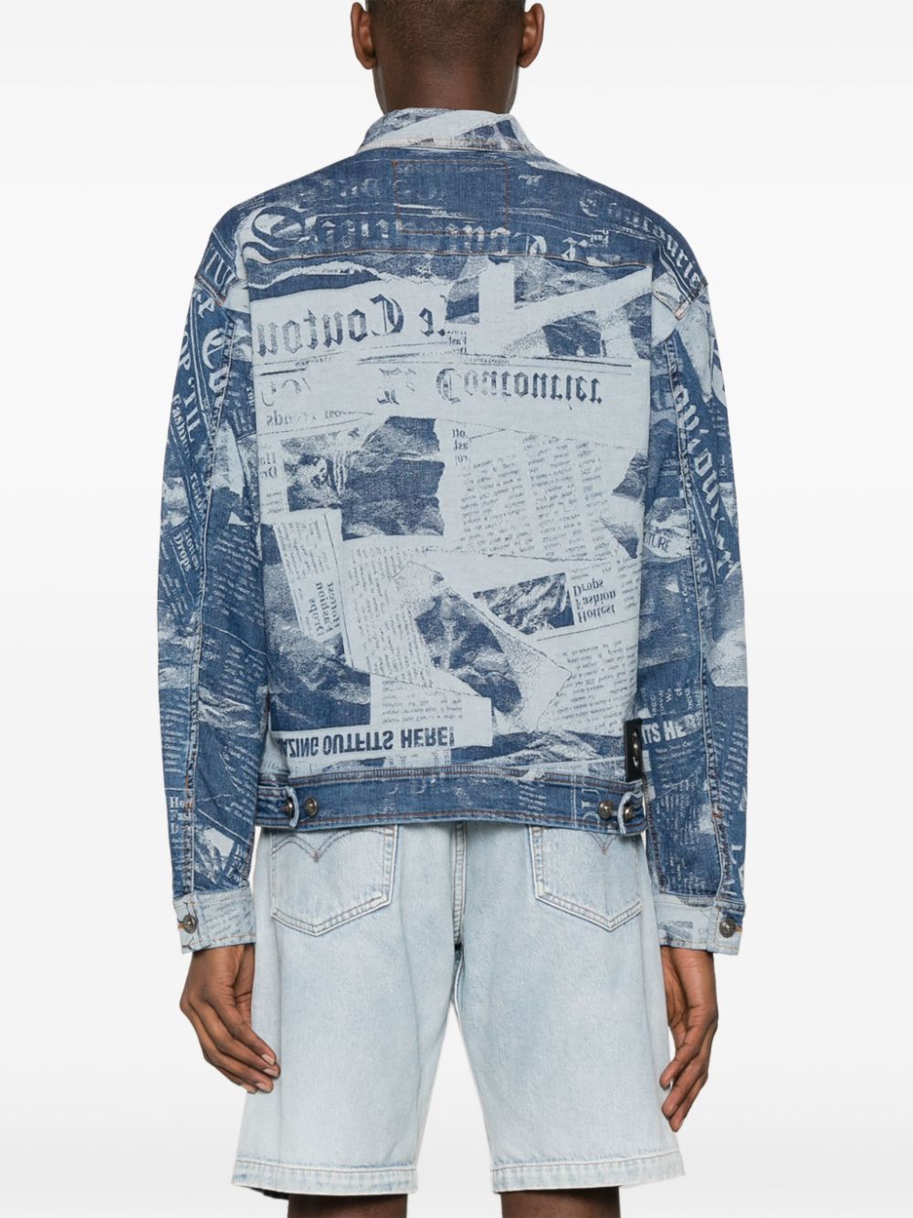 Versace Jeans Couture magazine-print denim jacket - Image 4
