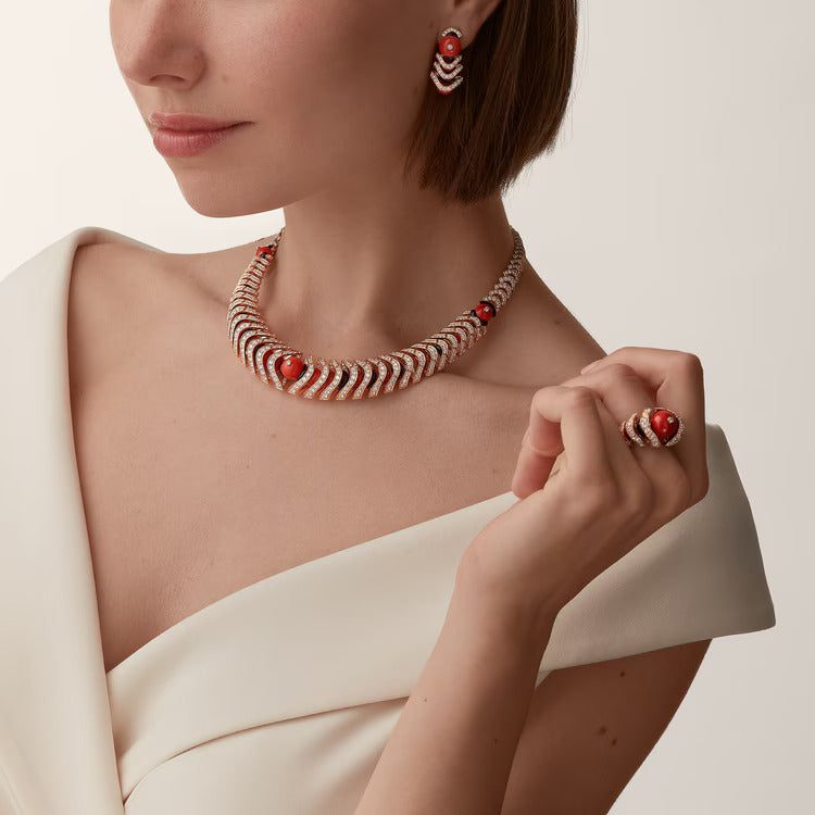 Cartier Géometrie & Contrastes earrings, coral, paved