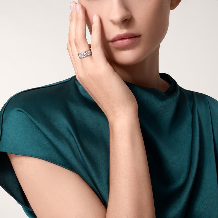 Cartier LOVE ring, classic model, paved, 6 diamonds - Image 2
