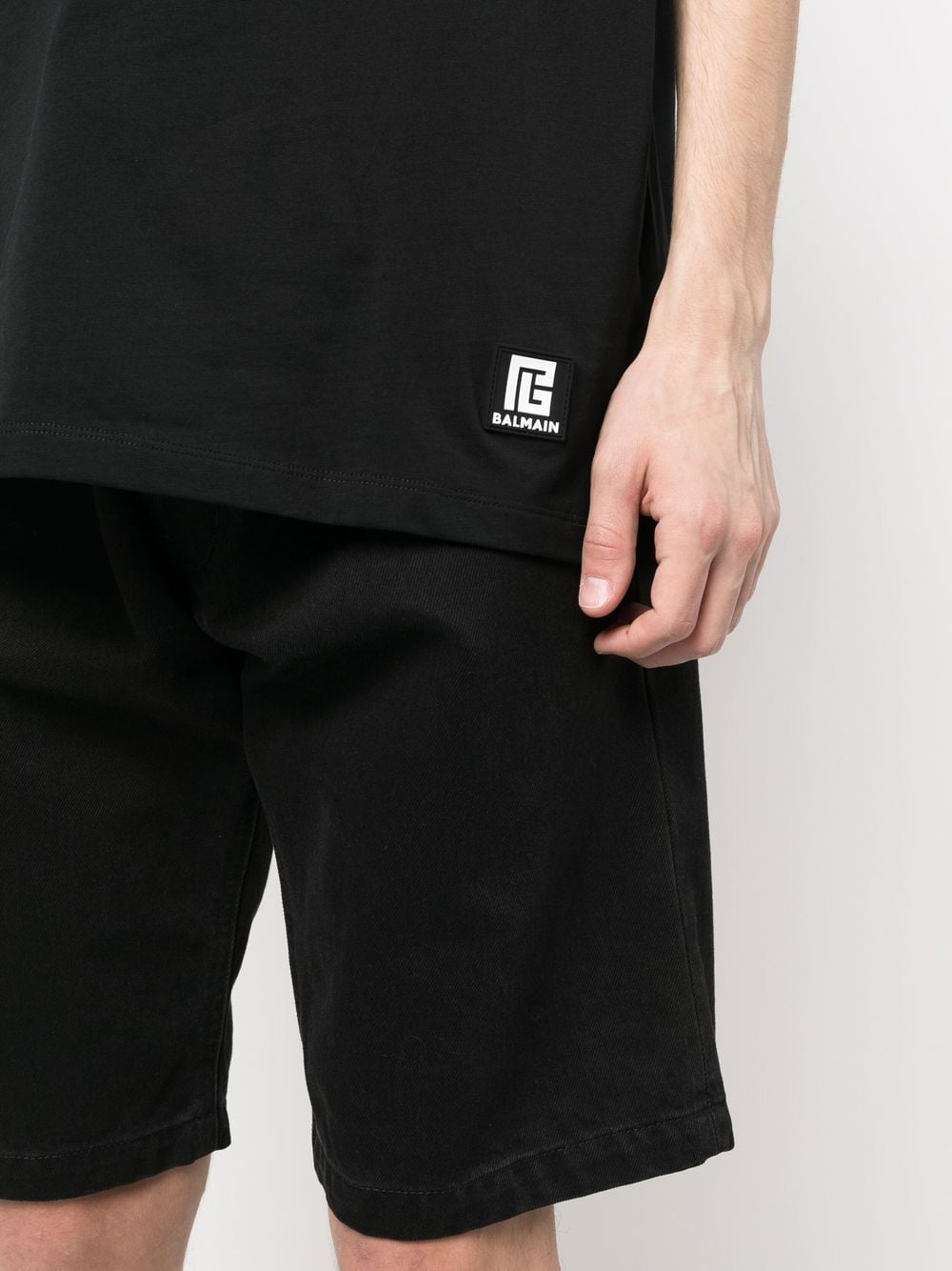 Balmain logo-patch crew-neck T-shirt - Image 4