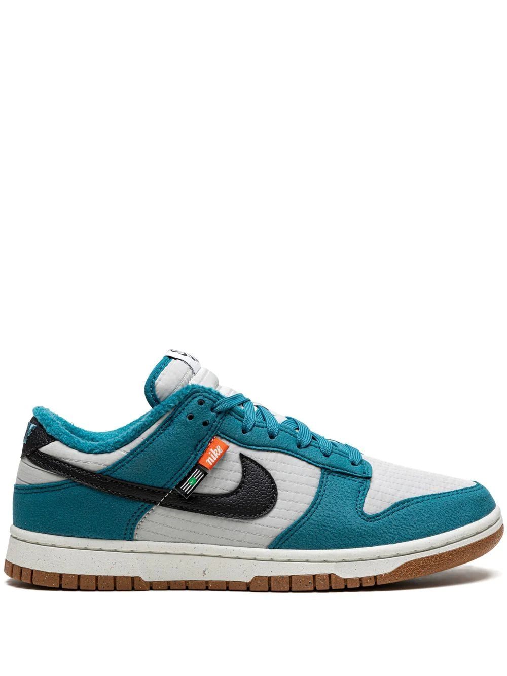 Nike Dunk Low sneakers