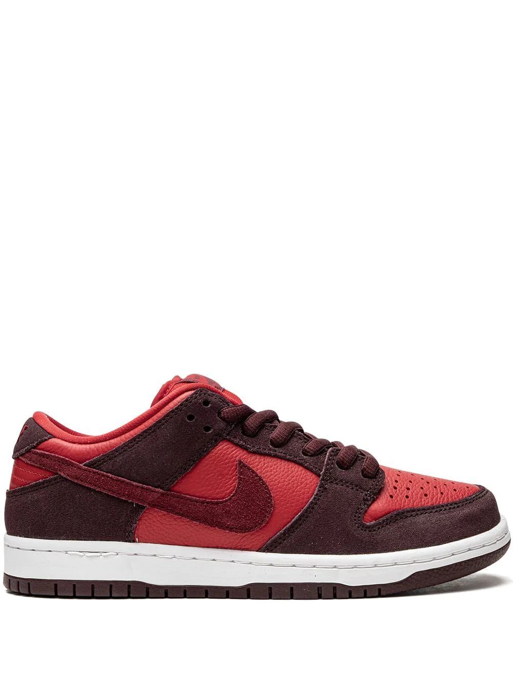 Nike SB Dunk Low sneakers